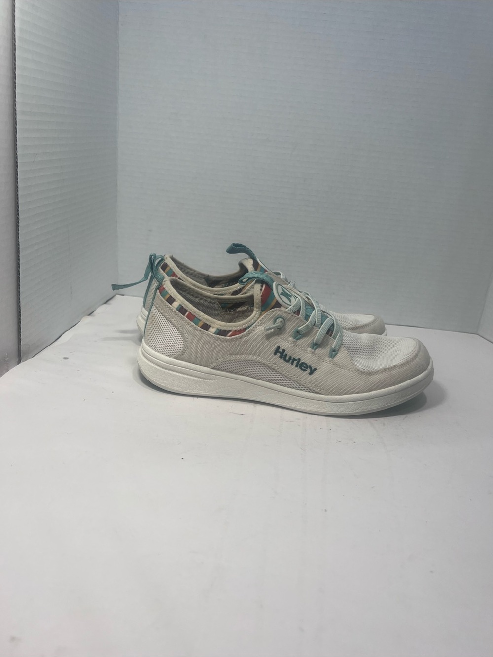 Hurley Women's White Sneakers with Teal Laces and Multicolor Trim